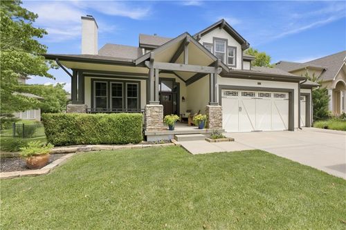 13283 Fairway Rd, Leawood, KS, 66209-1672 | Card Image