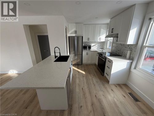 1-137 Whitley St, Cambridge, ON, N3H4K7 | Card Image