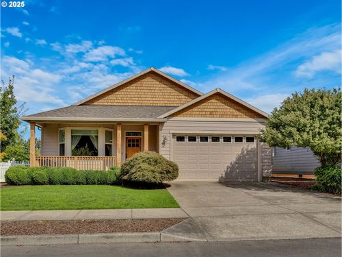 37161 Coralburst St, Sandy, OR, 97055-6831 | Card Image