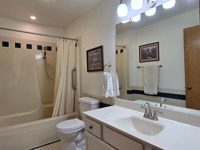 202 - 8250 Northern Rd, Condo with 2 bedrooms, 2 bathrooms and 1 parking in Minocqua WI | Image 14