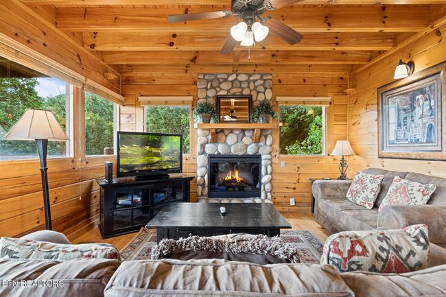 1851 Starr St, House other with 2 bedrooms, 2 bathrooms and null parking in Sevierville TN | Image 8