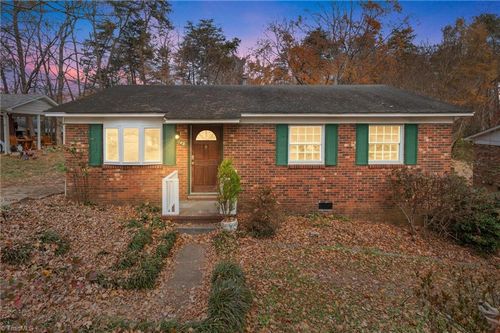 149 Blaze St, Winston Salem, NC, 27105-2105 | Card Image