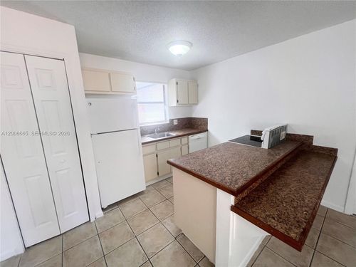 j-39-1832 My Pl, West Palm Beach, FL, 33417-4571 | Card Image