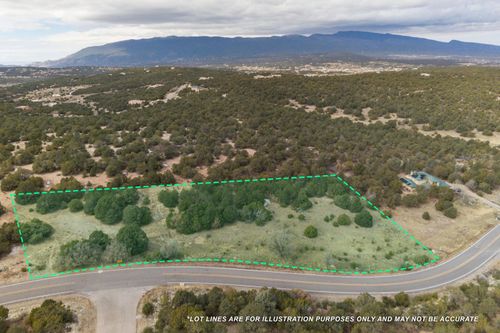 47 Woodlands Dr, Tijeras, NM, 87059-7826 | Card Image