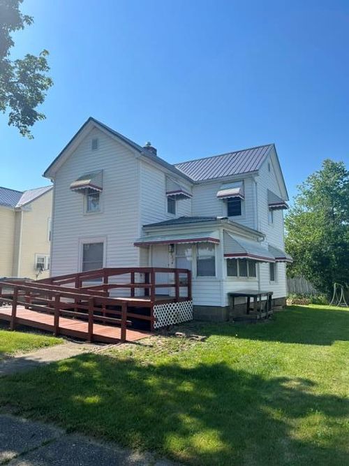 1337 E Main Street, Coshocton, OH, 43812 | Card Image