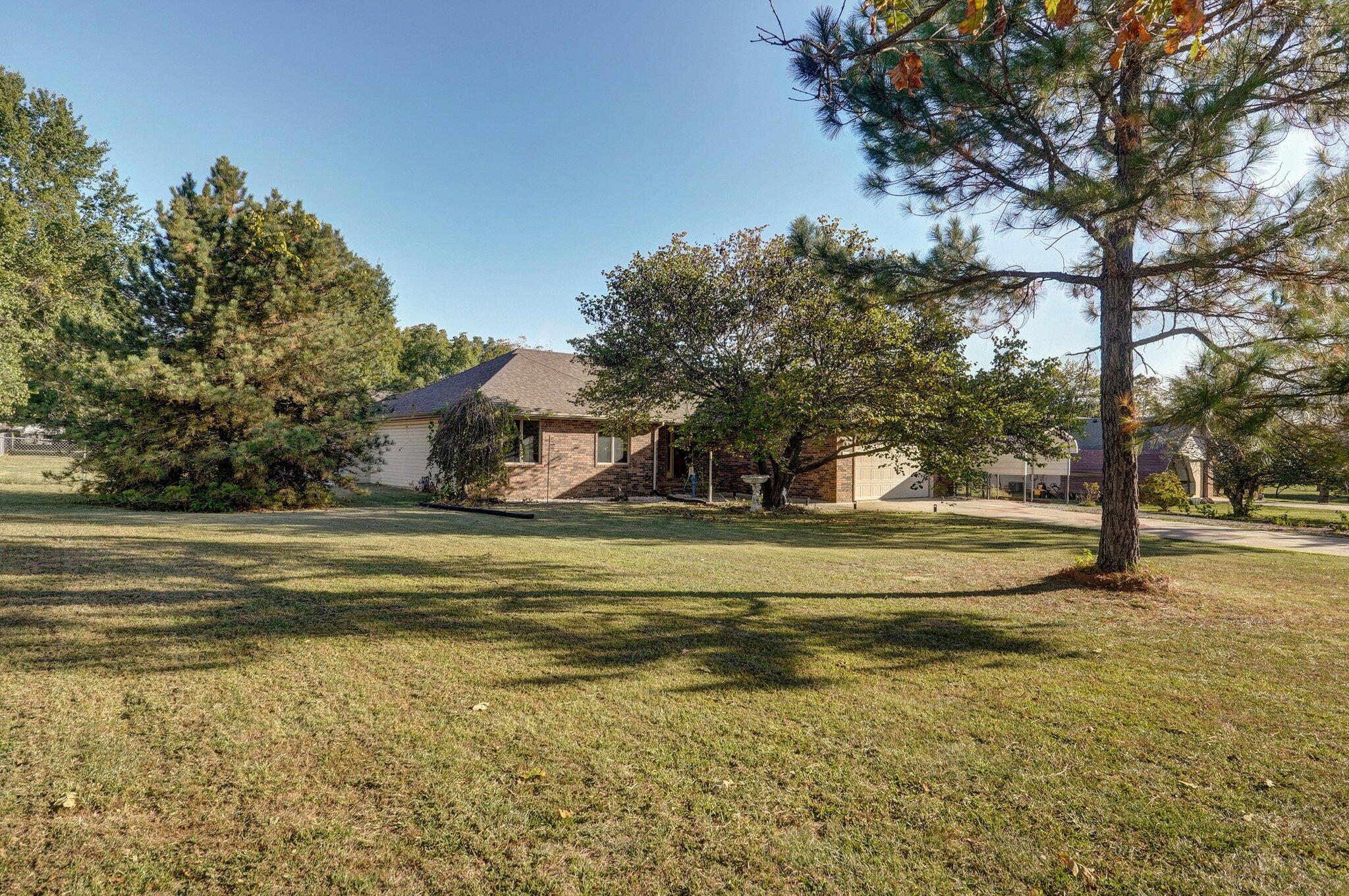 3rd St, Battlefield, MO 65619