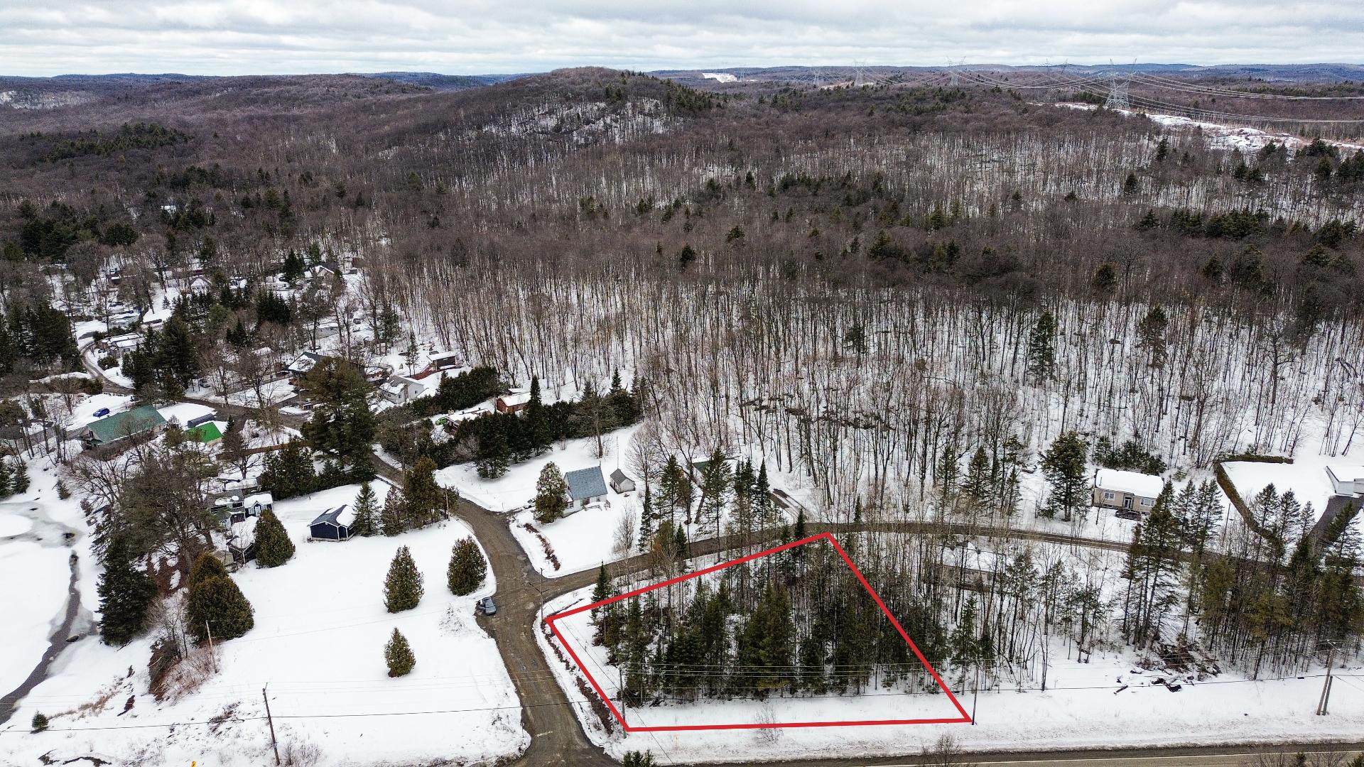 Land in Sainte-Julienne 3