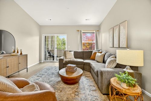 920 Mountain Meadows Cir, Ashland, OR, 97520-9117 | Card Image