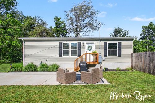 326 Walter St, Fennville, MI, 49408-9355 | Card Image