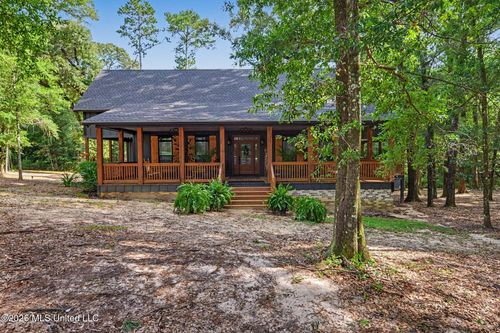 445 Live Oak Dr, Lucedale, MS, 39452-3876 | Card Image