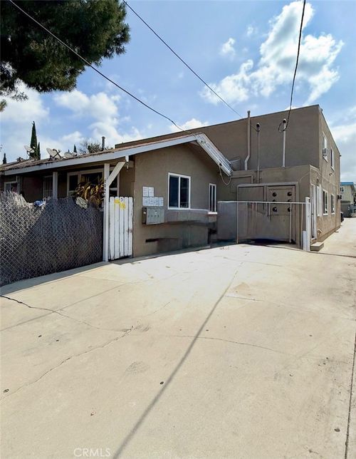 6924 Gentry Ave, North Hollywood, CA, 91605-6906 | Card Image