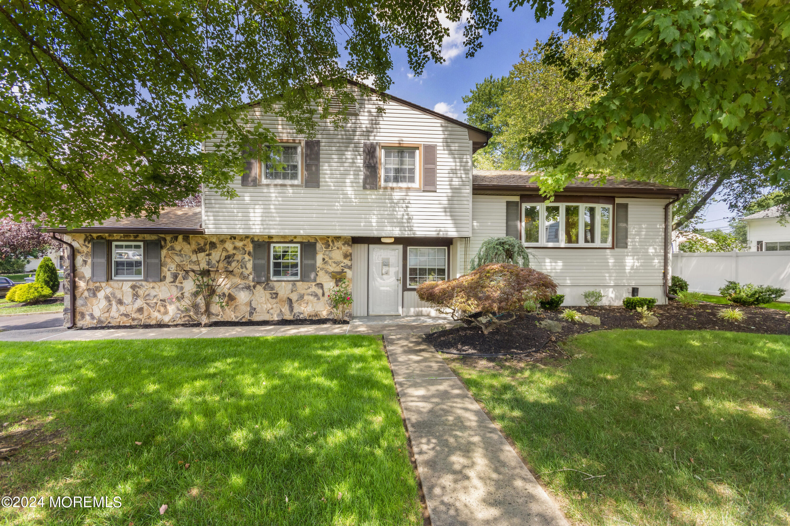 Creighton Cir, Old Bridge, NJ 08857