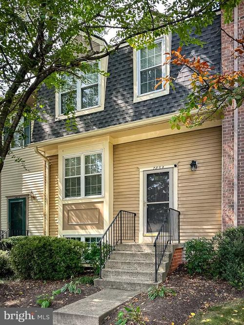 7852 Newport Glen Pass, ANNANDALE, VA, 22003-1561 | Card Image