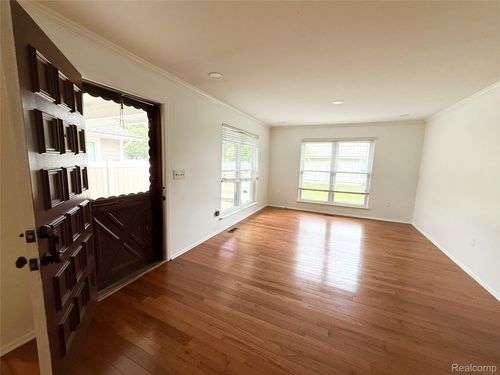 39613 Village Wood Ln, Novi, MI, 48375 | Card Image