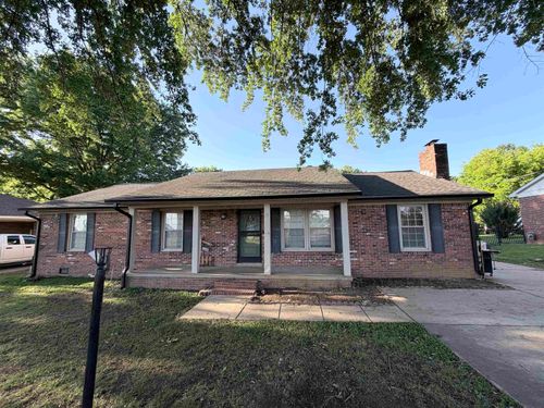 73 Hughes Dr, Jackson, TN, 38305-1510 | Card Image