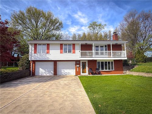 1357 Akehurst Rd, Pittsburgh, PA, 15220-2550 | Card Image