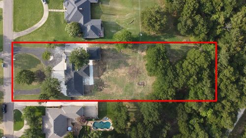 1900 Carriage Estates Rd, Sherman, TX, 75092-4413 | Card Image