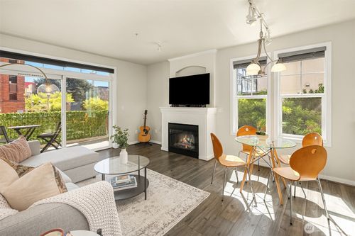 107-530 4th Ave W, Seattle, WA, 98119-5912 | Card Image