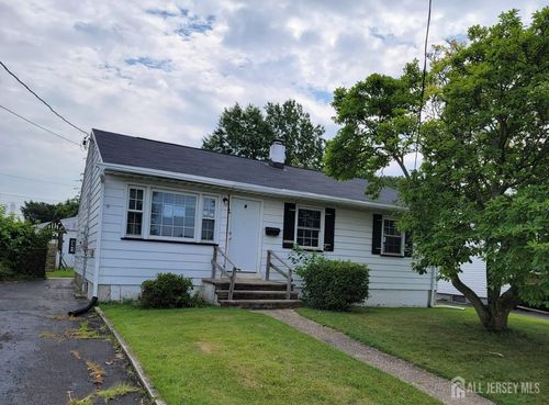 8 Oakwood Pl, Carteret, NJ, 07008-1510 | Card Image