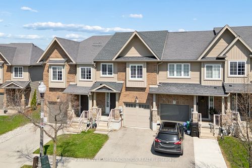 951 Zeller Cres, Kitchener, ON, N2A0C9 | Card Image