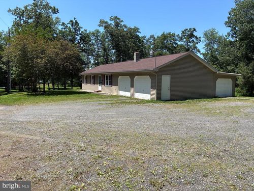 111 Freedom Way, CARLISLE, PA, 17015-7583 | Card Image