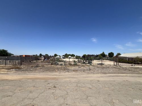 5798 5798 Noble Street, Bakersfield, CA, 93314 | Card Image