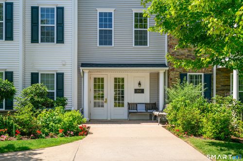201-1 Rivington Way, Danbury, CT, 06810-5154 | Card Image