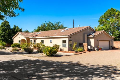815 Los Poblanos Ranch Rd Nw, Albuquerque, NM, 87107-5451 | Card Image