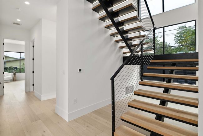 2401 Oakhaven Cir, House other with 5 bedrooms, 5 bathrooms and 3 parking in Austin TX | Image 23
