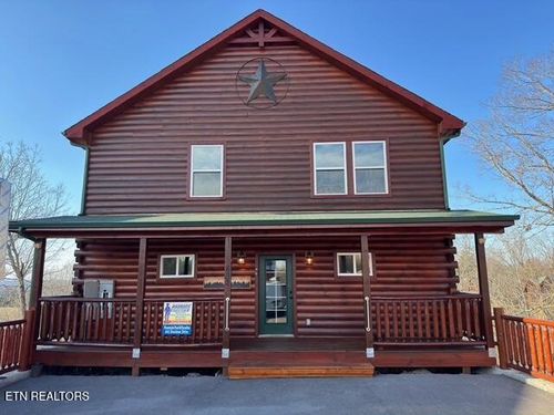 692 Stockton Dr, Sevierville, TN, 37876-2544 | Card Image