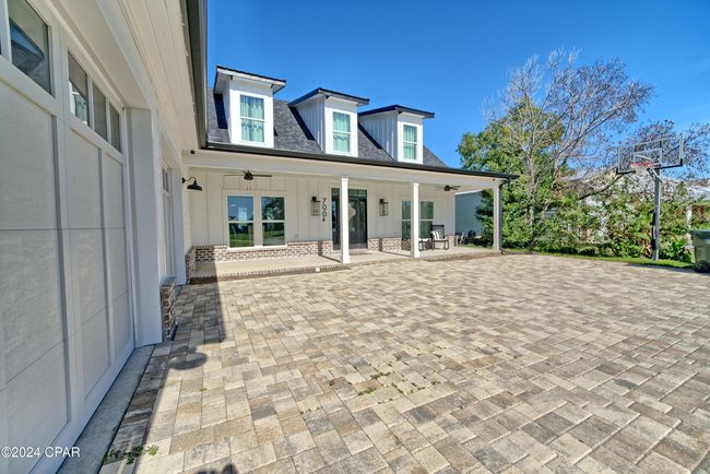 700 E 2 Nd St, House other with 4 bedrooms, 4 bathrooms and null parking in Lynn Haven FL | Image 5
