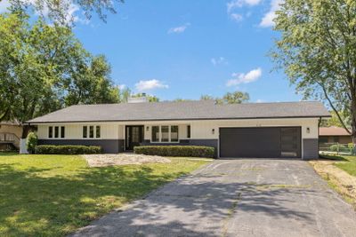 5610 Bentley Avenue, House other with 3 bedrooms, 3 bathrooms and 2 parking in Clarendon Hills IL | Image 2