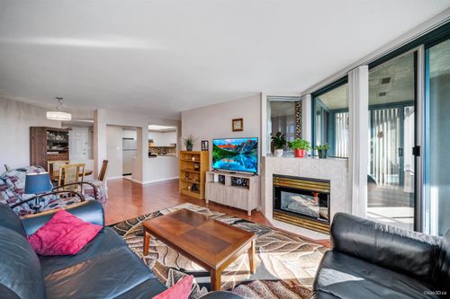904-13383 108 Ave, Surrey, BC, V3T5T6 | Card Image
