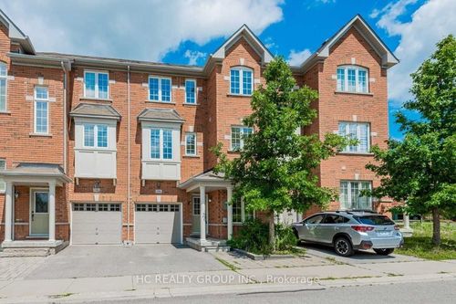 106-15 Old Colony Rd, Richmond Hill, ON, L4E4L5 | Card Image