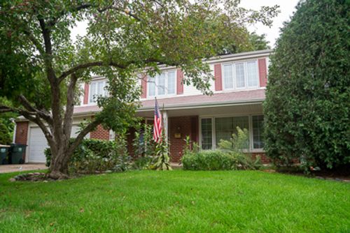 3235 N Volz Dr E, Arlington Heights, IL, 60004-1641 | Card Image