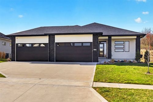 1928 Redbud St, Norwalk, IA, 50211-7504 | Card Image