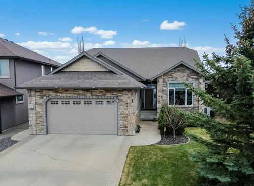 40 Oakwood Close, Red Deer, AB, T4P0C5 | Card Image