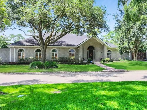 3 Bayou Bend Pl, Beaumont, TX, 77706-2752 | Card Image