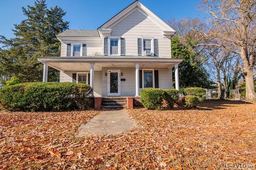 909 Monroe St, Roanoke Rapids, NC, 27870-2624 | Card Image