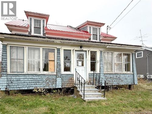 {{alt}} | Card Image