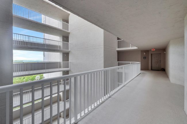 APT-1404 - 5049 N Highway A1a, Condo with 3 bedrooms, 2 bathrooms and null parking in Hutchinson Island FL | Image 57