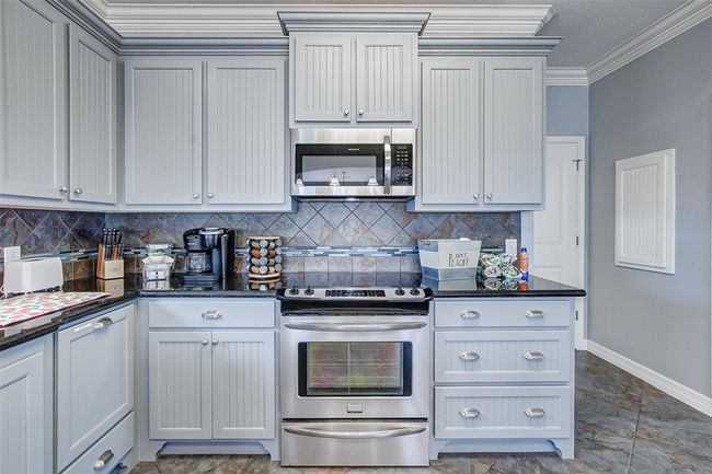2774 Gulfview Ln, House other with 4 bedrooms, 4 bathrooms and 5 parking in Crystal Beach TX | Image 11