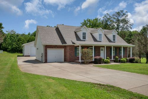 106 Sherrolyn Ct, Burns, TN, 37029-5318 | Card Image