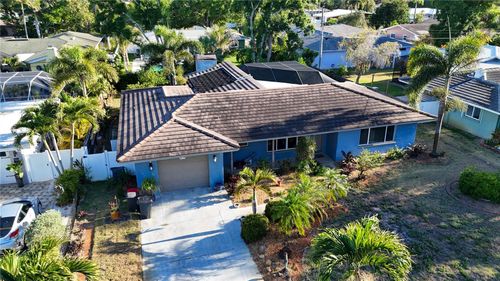 33 Southwind Dr, BELLEAIR BLUFFS, FL, 33770-2043 | Card Image