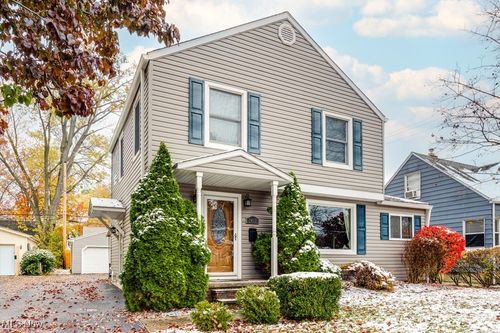 2411 16th St, Cuyahoga Falls, OH, 44223-2045 | Card Image