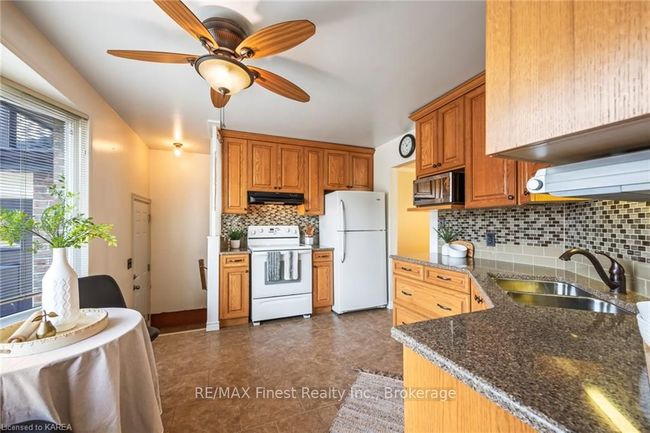 705 Braeside Cres, House other with 4 bedrooms, 2 bathrooms and 2 parking in Kingston ON | Image 16