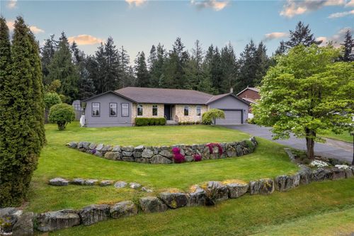 7955 Southwind Dr, Lantzville, BC, V0R2H0 | Card Image