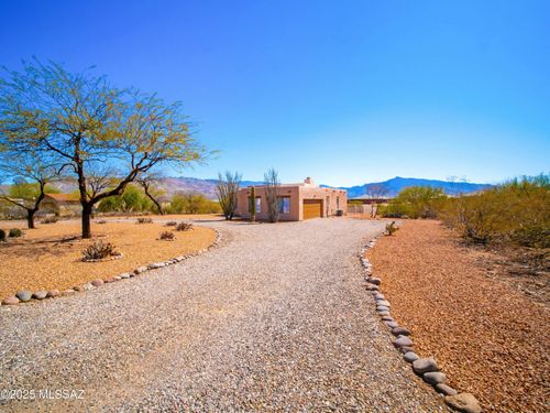 7991 S Avenida Bonita, Tucson, AZ, 85747-9387 | Card Image