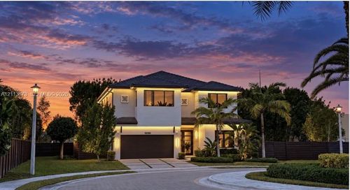 16160 Nw 91st Ct, Hialeah, FL, 33018-6364 | Card Image
