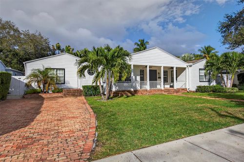 1001 Se 10th St, Fort Lauderdale, FL, 33316-1383 | Card Image
